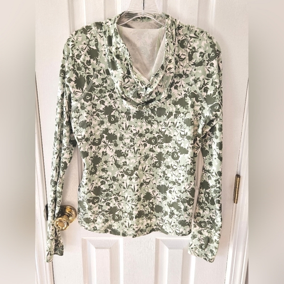 Columbia Titanium light weight pull over size Medium - Picture 2 of 3